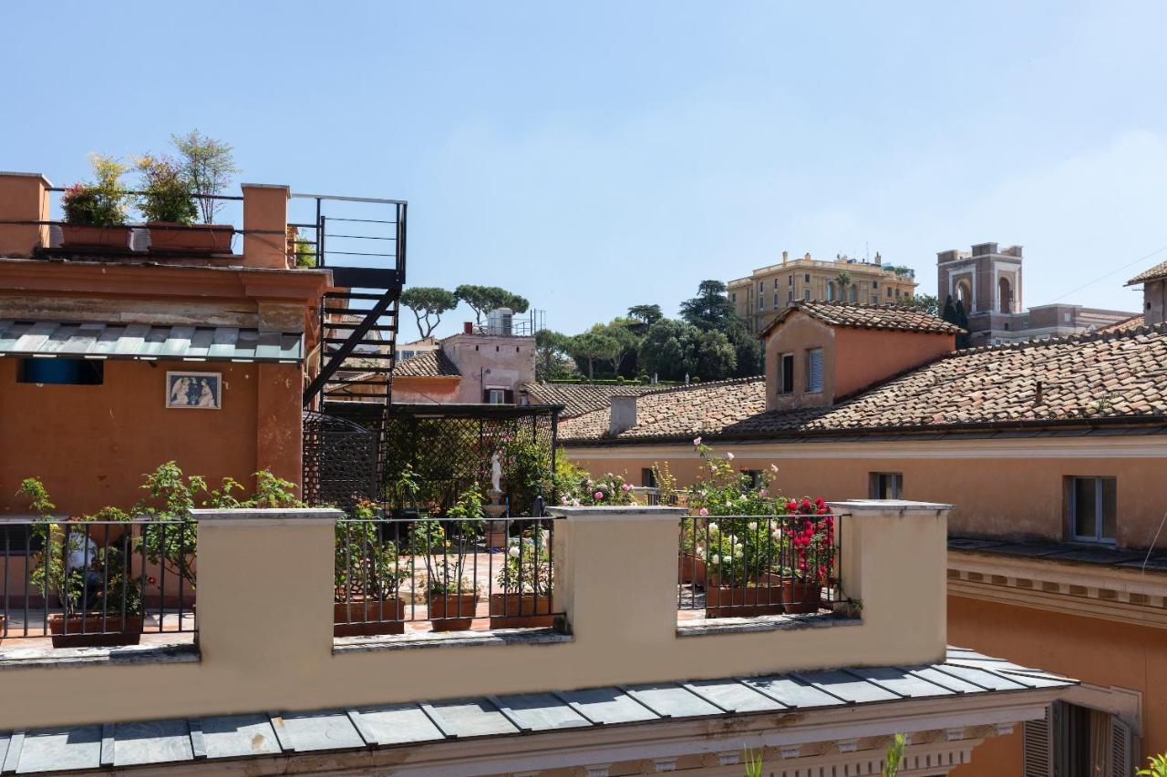 Sonder — Piazza Venezia Rom